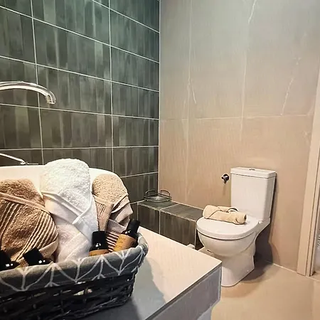 Centrally Located * Gaios