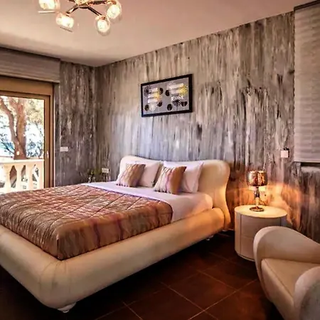 Apartment Centrally Located Gaios