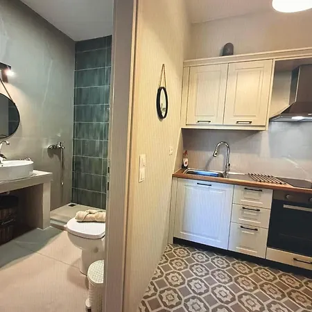 Centrally Located * Gaios